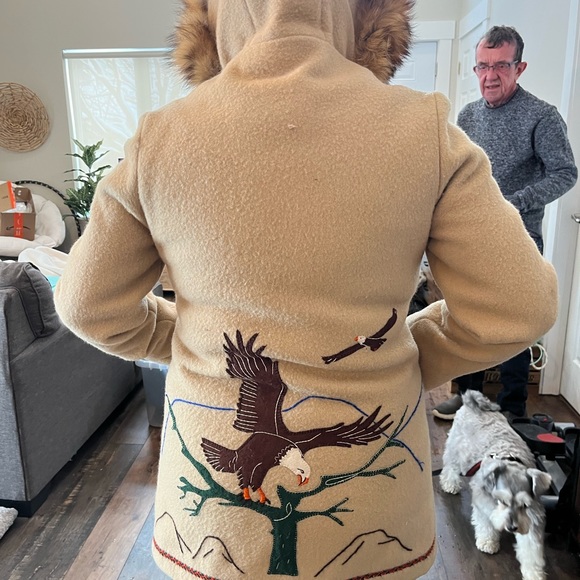 Eskimo parka - Picture 2 of 3